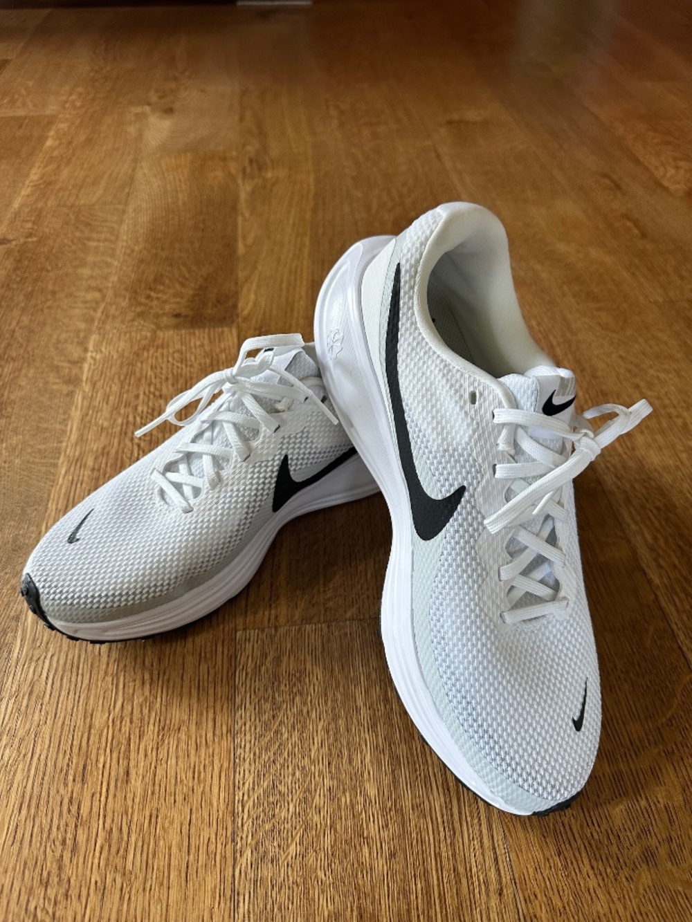 Nike Revolution 8 Mens Running Shoes, Size 9.5